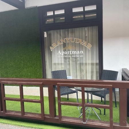 Aranyudvar Apartman เอ็กเกอร์ ภายนอก รูปภาพ