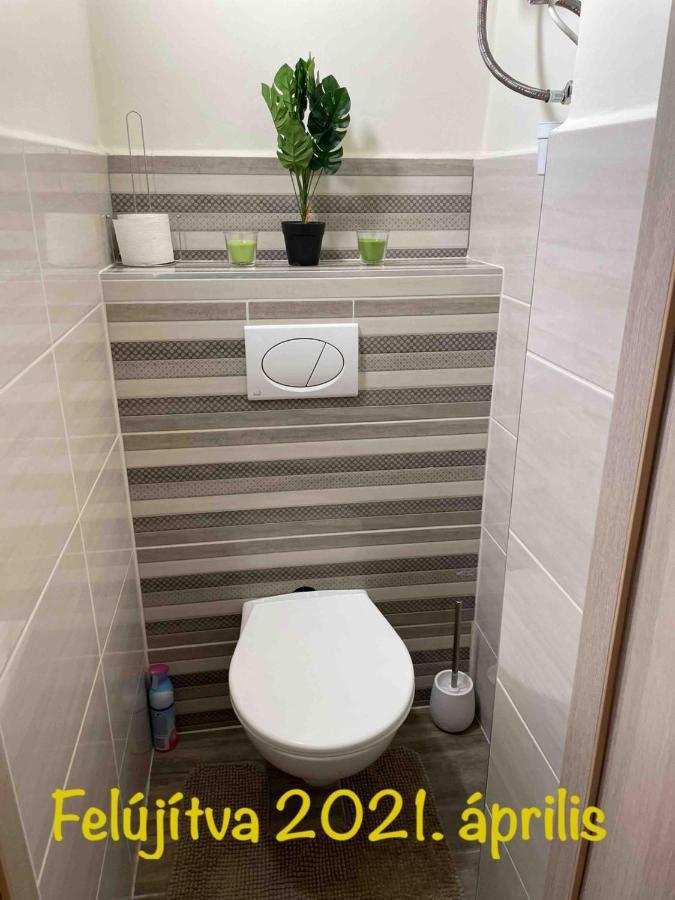 Aranyudvar Apartman เอ็กเกอร์ ภายนอก รูปภาพ